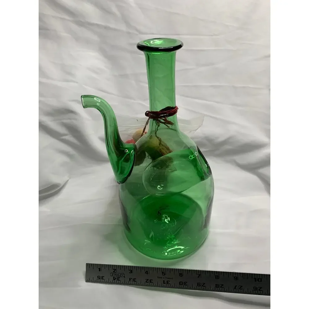 Unbranded striking vintage